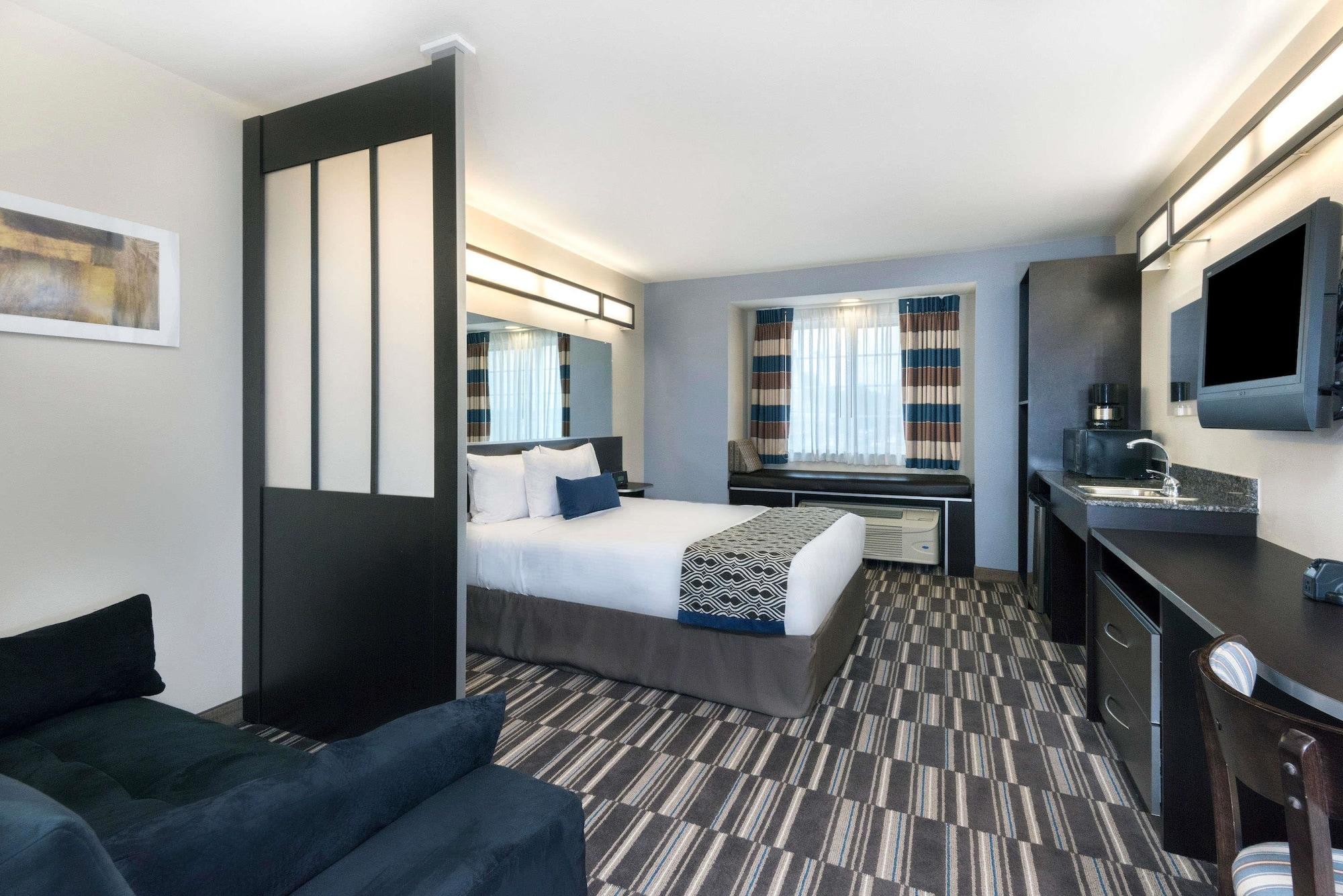 Microtel Inn And Suites Baton Rouge Airport Exteriör bild