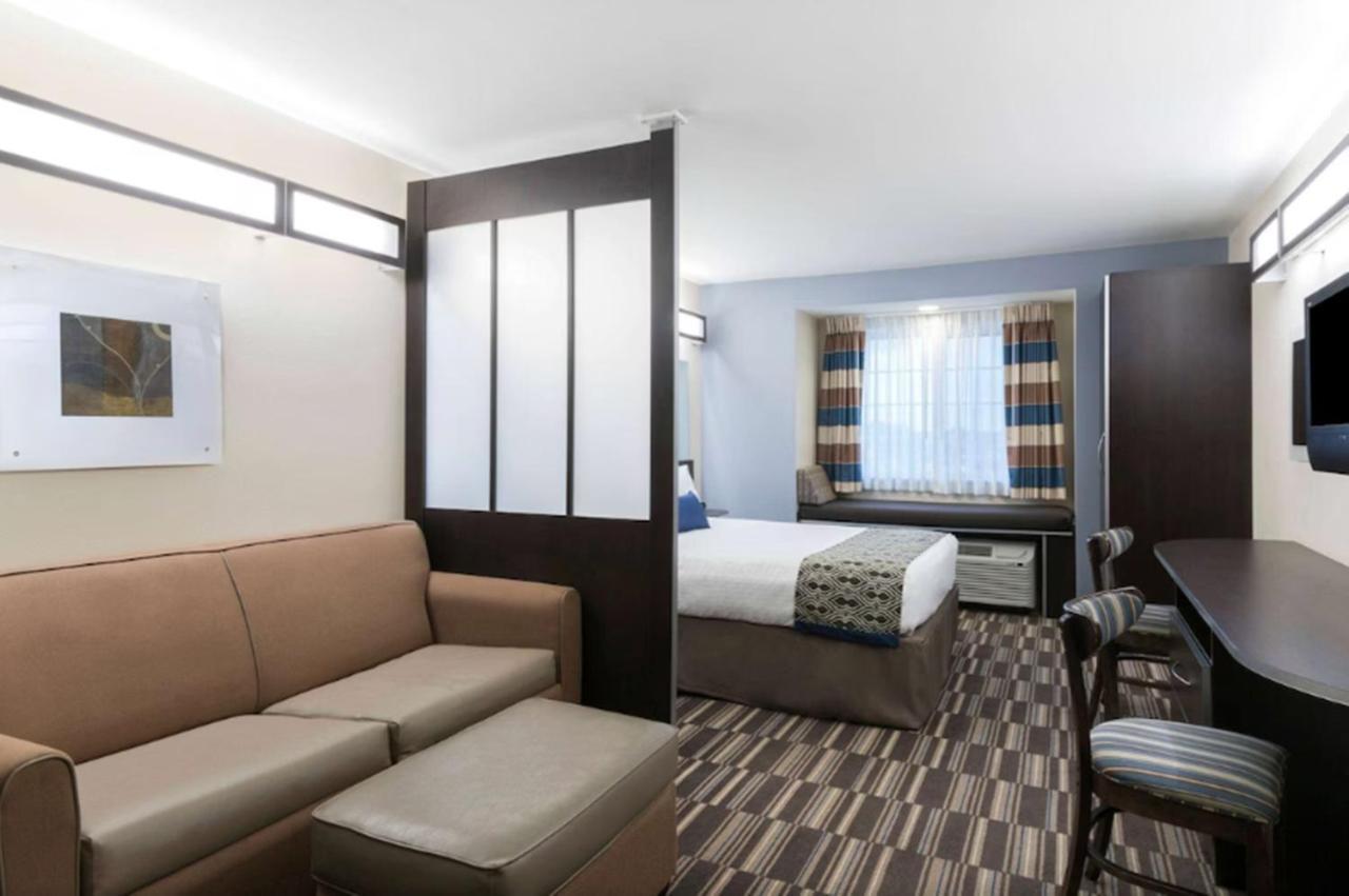 Microtel Inn And Suites Baton Rouge Airport Exteriör bild